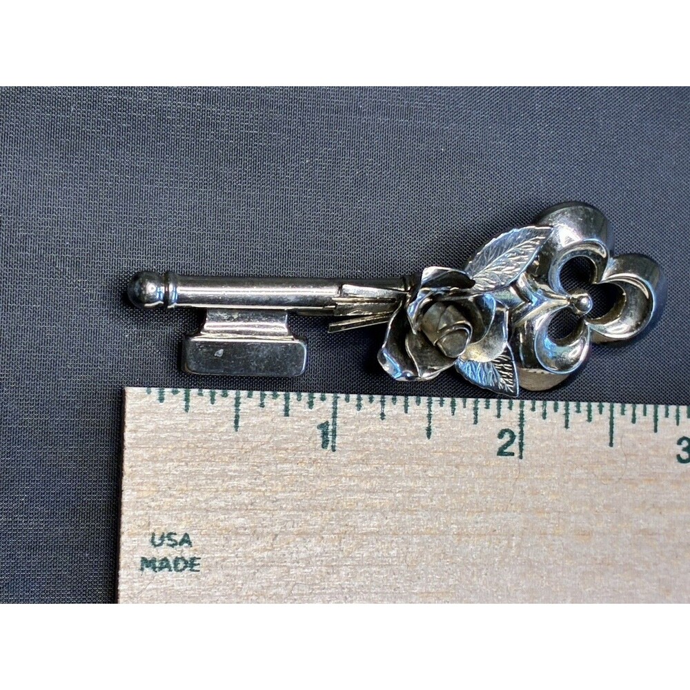 VTG Coro Pegasus Large Key Pin Silvertone Rose Mid Century Granny Core